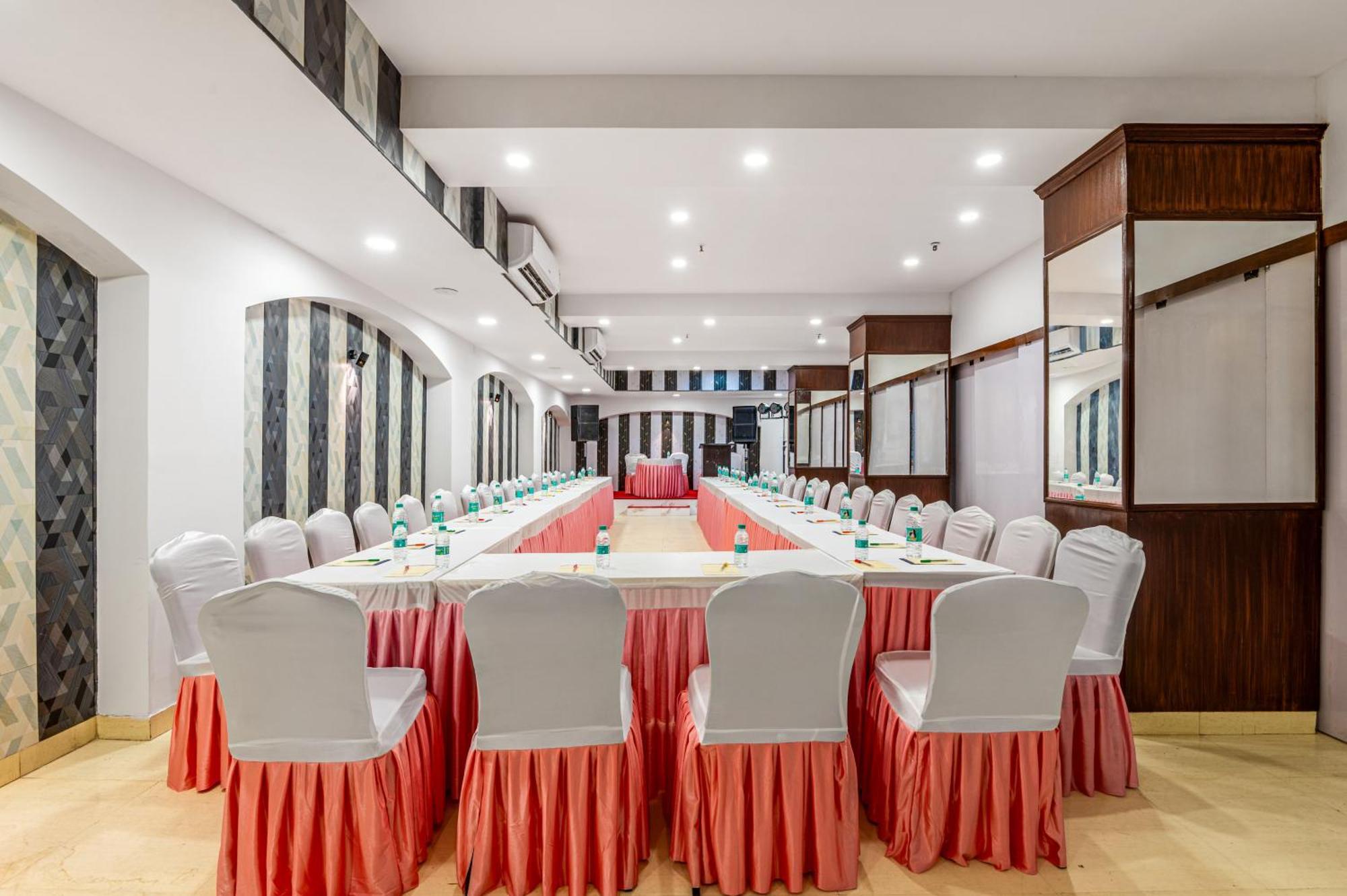 Hotel Nice Palace Delhi  Eksteriør billede