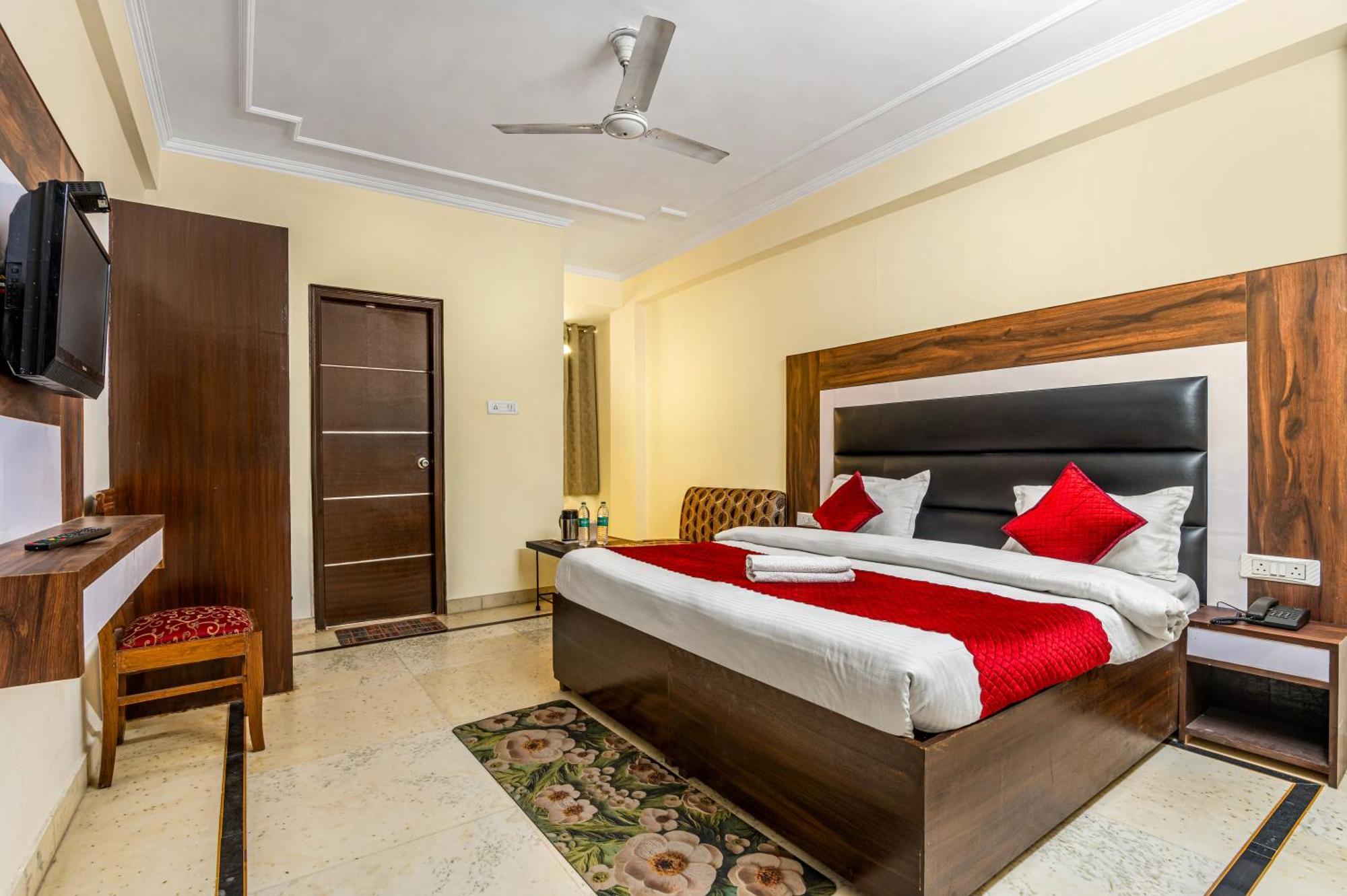 Hotel Nice Palace Delhi  Eksteriør billede