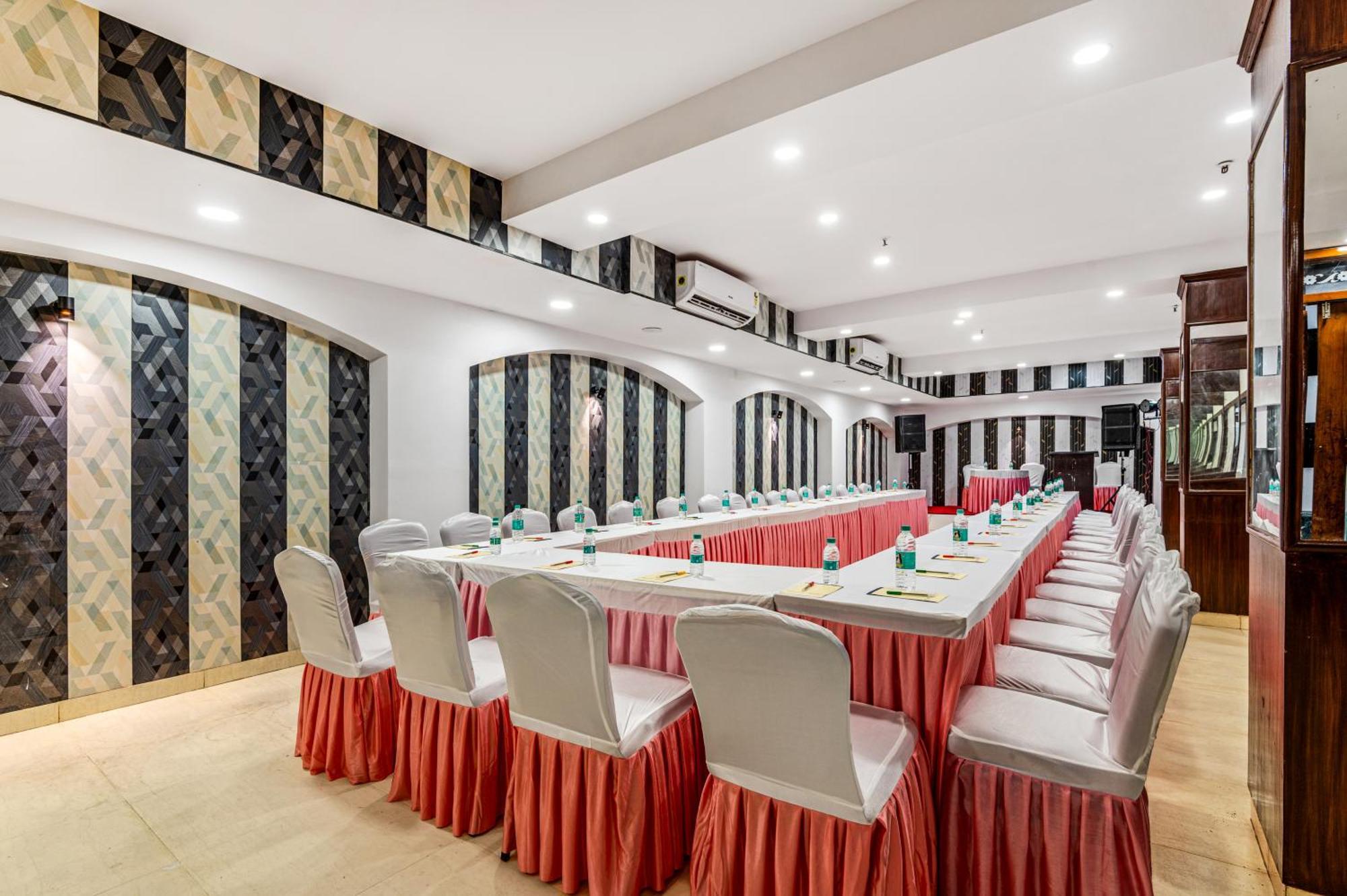 Hotel Nice Palace Delhi  Eksteriør billede